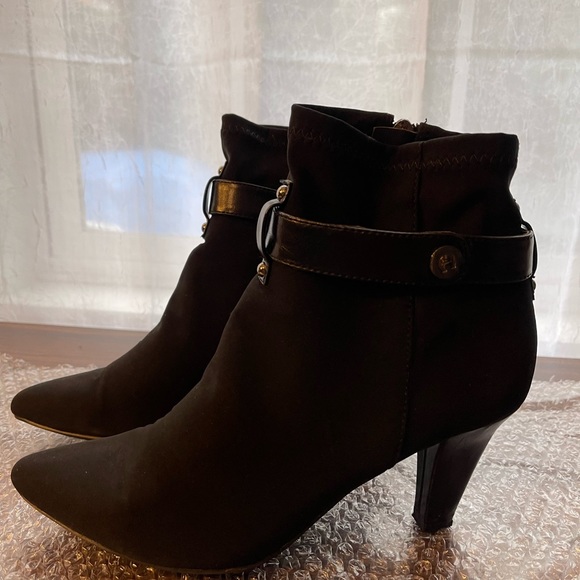 Black ankle booties - Picture 3 of 9
